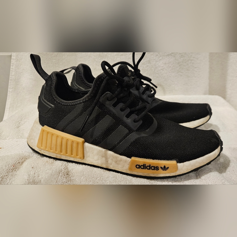 ADIDAS NMD R1 SNEAKERS